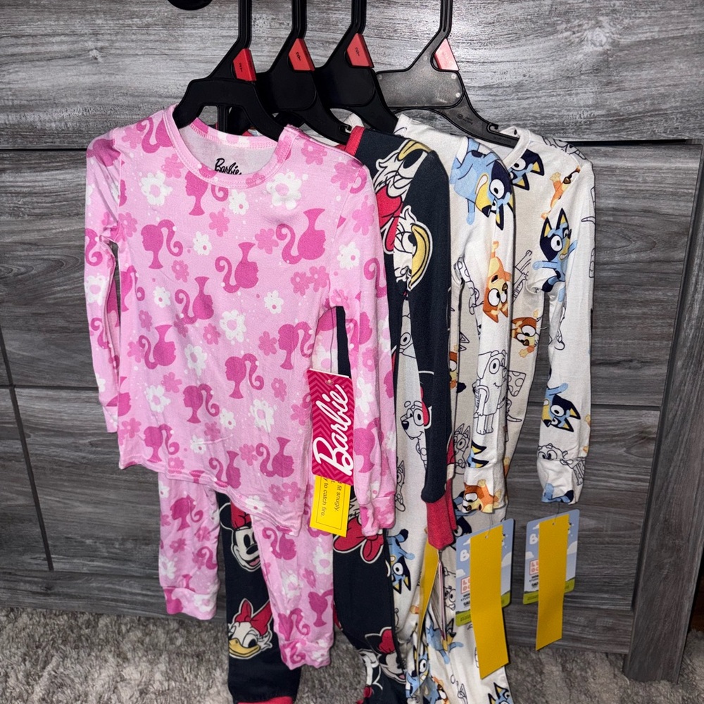 Barbie/ Daffy duck/ Bluey pjs ! 

 This price includes all pairs shown !